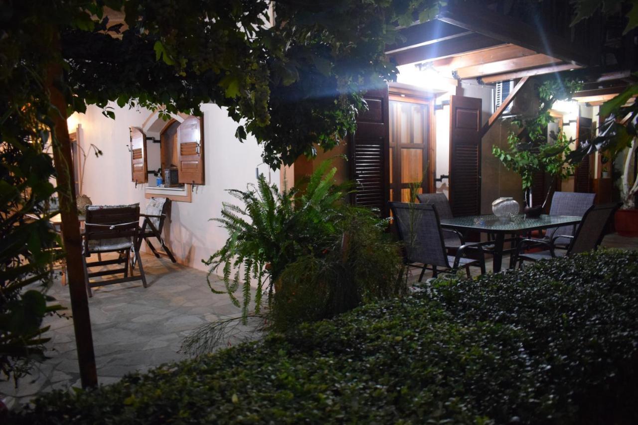 Family Villa Kalypso Oreu Exterior foto